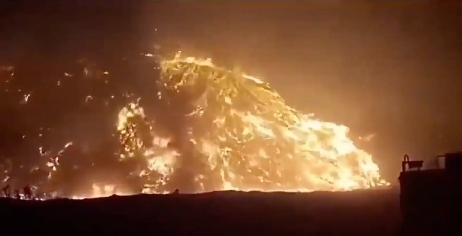 Southern Lebanon aflame, as the IDF bombs over 100 rocket launchers tonight